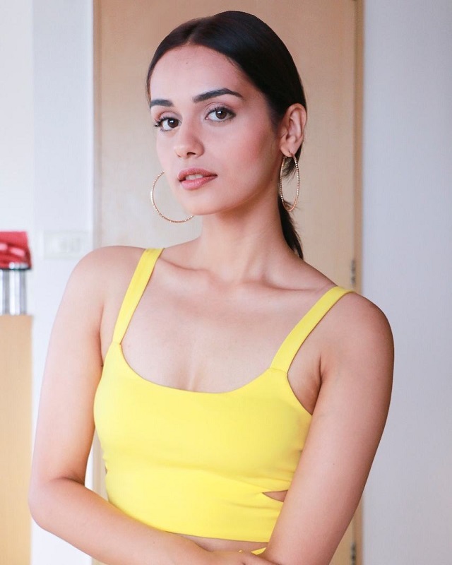hot indian model Manushi Chhillar